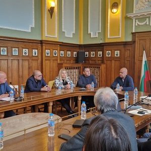 НКЖИ представи проектни решения за линиите Пловдив-Филипово и Крумово-летище Пловдив пред кмета Костадин Димитров