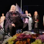 Ламбо спази обещанието си, игра на финала на Сцена на кръстопът