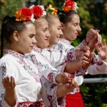 Над 300 се хванаха на хоро за Независимостта (ГАЛЕРИЯ)