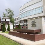 Невръстно момиченце е паднало от втория етаж в Пловдив