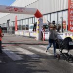 Млада майка с бебе в количка пробяга 4 км заради благородна кауза