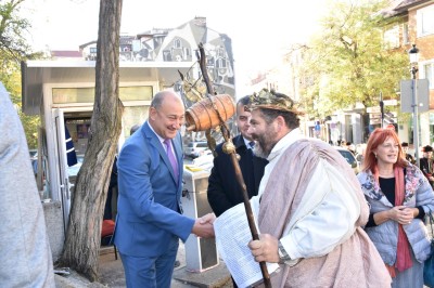 defilenamladotovino(1)