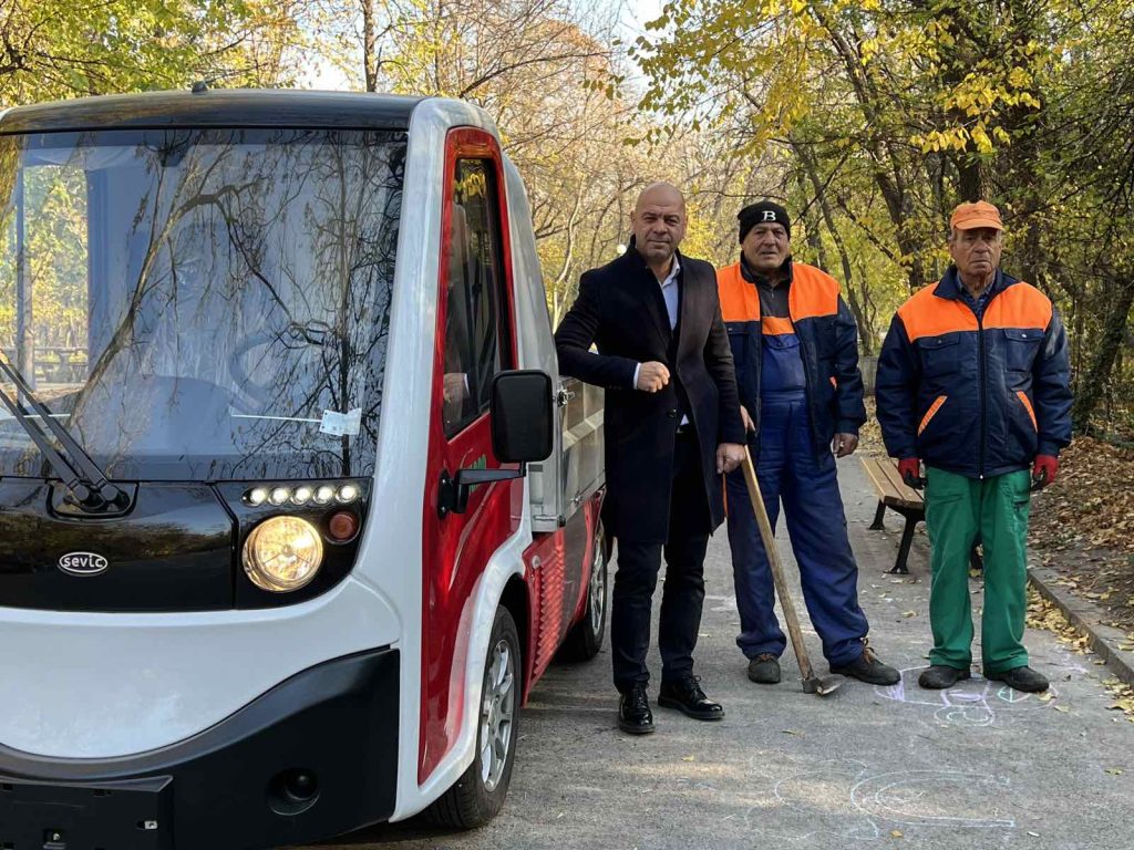 Товарен електромобил подпомага работата на кметството в „Тракия”