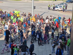 С масово шествие по алеите в „Тракия” откриха Велосезон 2023