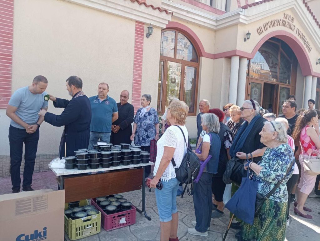Кметът на „Тракия“ почете Петровден с курбан за здраве