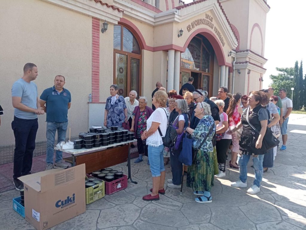 Кметът на „Тракия“ почете Петровден с курбан за здраве